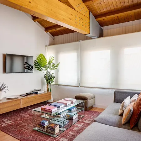 Amazing Tailor Made Penthouse With A View Apartman