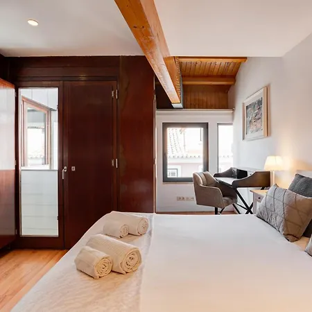 Amazing Tailor Made Penthouse With A View アパート リスボン